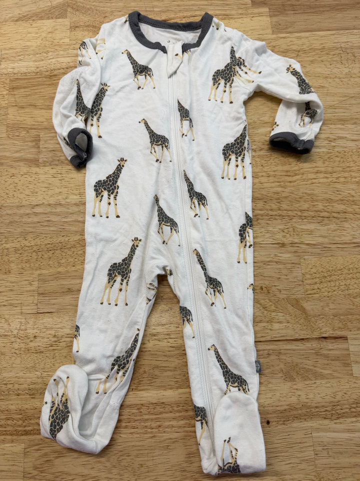 Kyte Baby Giraffe Sleeper – 3–6M | White | Play