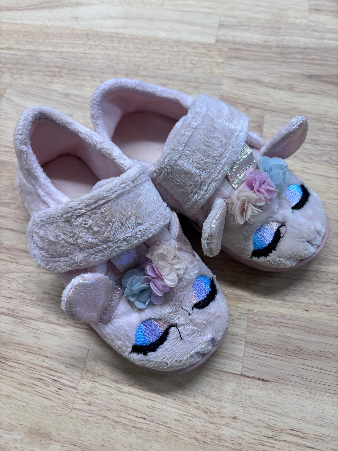 Size 9/10 Unicorn Slippers