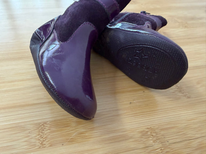Robeez Zip-Up Booties – 5 (12–18M) | Purple Rubber Bottoms