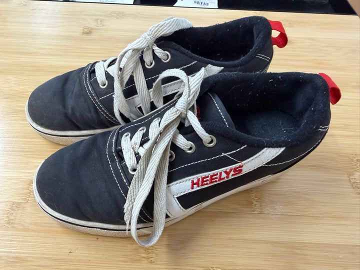 Heelys – Youth 5.5 | Black | Play