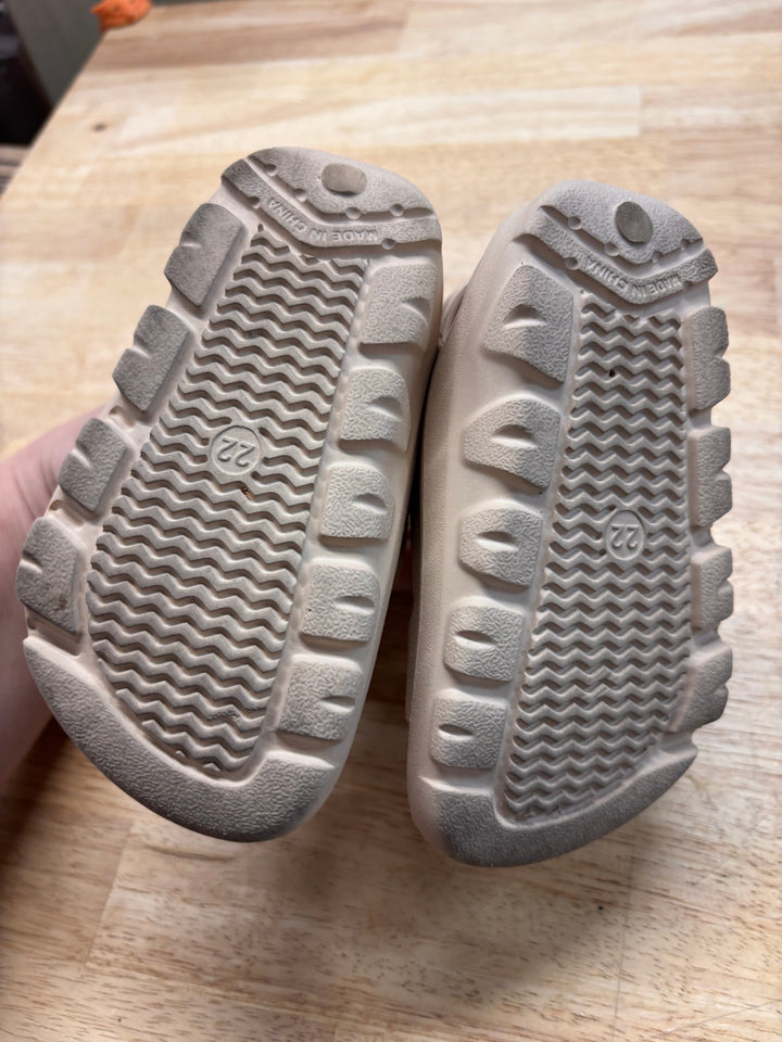 Beige Sandals Size 22