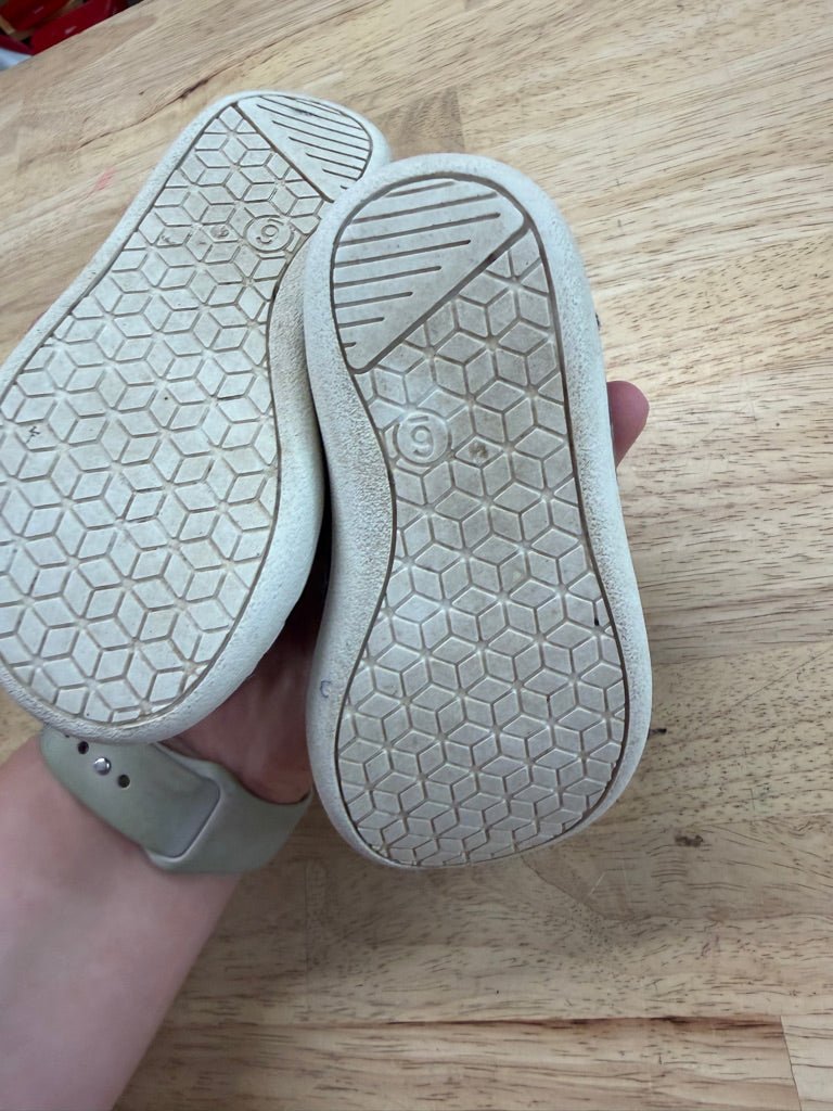 George Canvas Sneaker – 6 | Grey - Nest and Sprout-Consignment