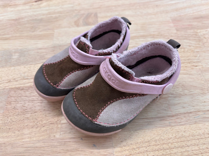 Crocs Size 6-7 Lined Shoe