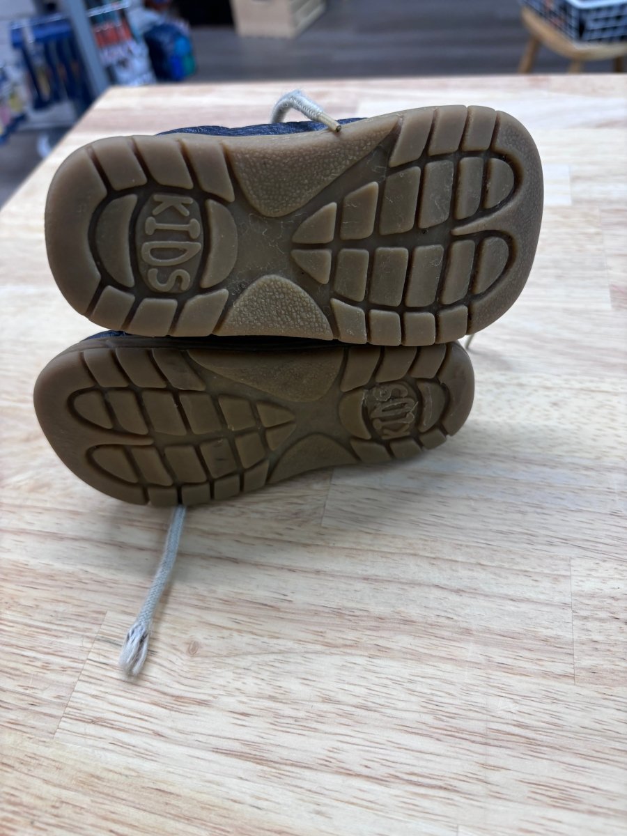 Teddy's Choice Size 5 Shoes - Nest and Sprout - Consignment