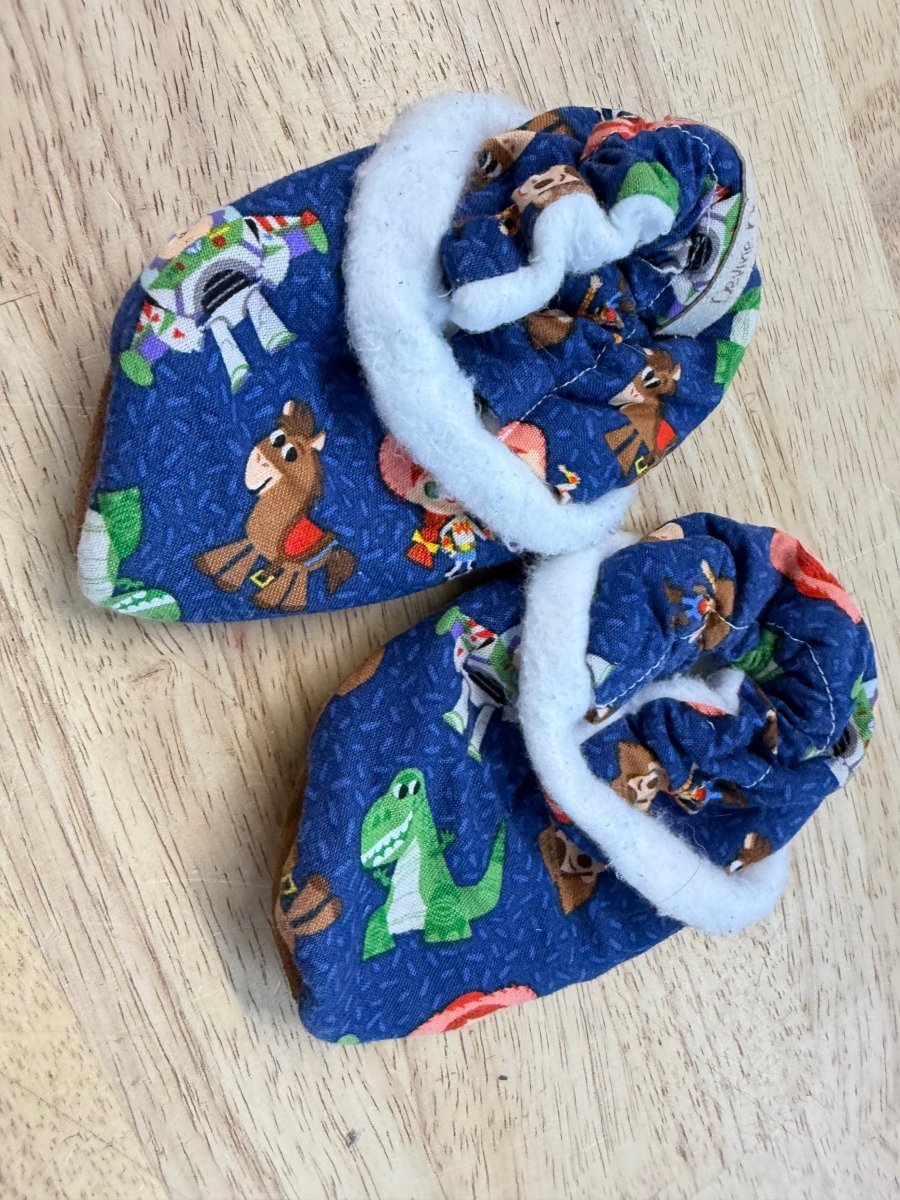 Devine Designs Leather Moccasins Toy Store Print | Size 13 cm - Nest and Sprout - Consignment