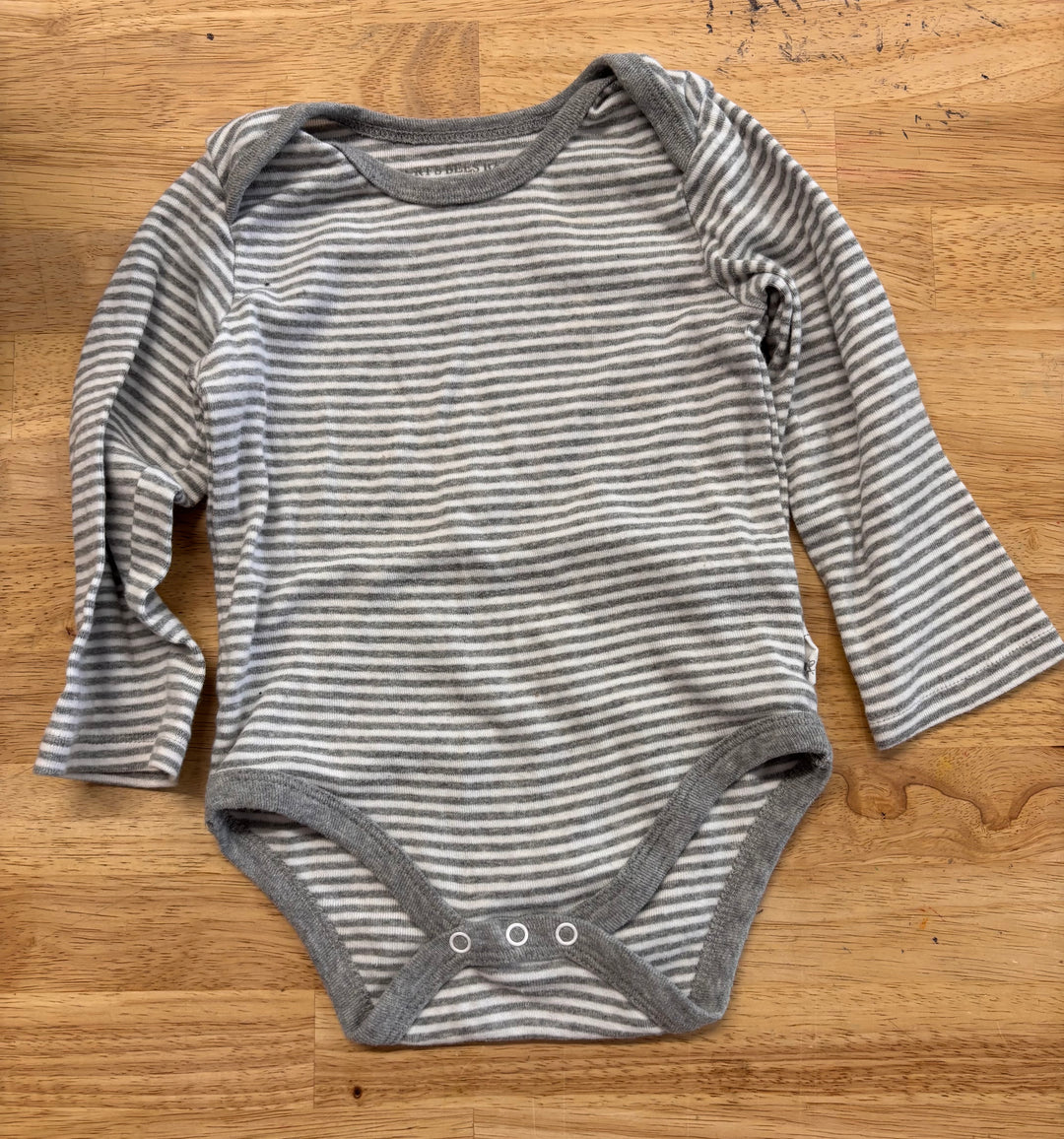 Burt’s Bees Bodysuit – 12M Grey