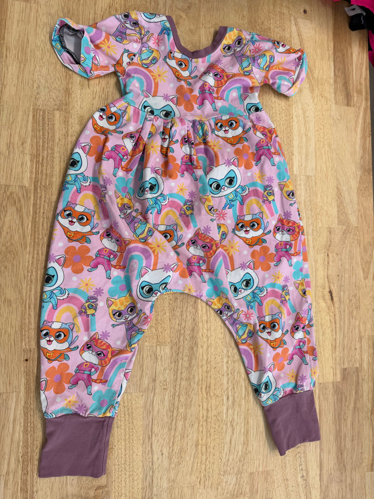 Gro by Zoe Super Kitties Romper – 2/3Y Est. | Short Sleeve