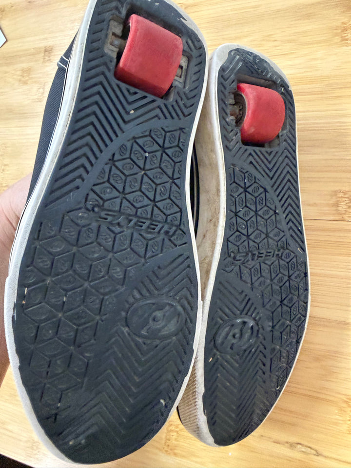 Heelys – Youth 5.5 | Black | Play