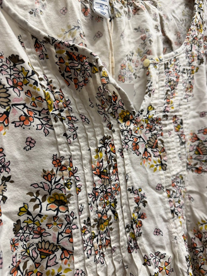 Old Navy Maternity Top – M | Cream Floral - Nest and Sprout - Consignment