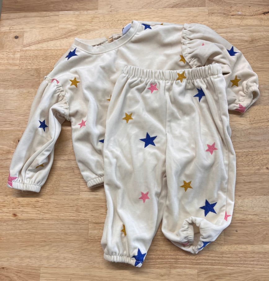 Old Navy Two-Piece Set – 6–12 M Cream Stars