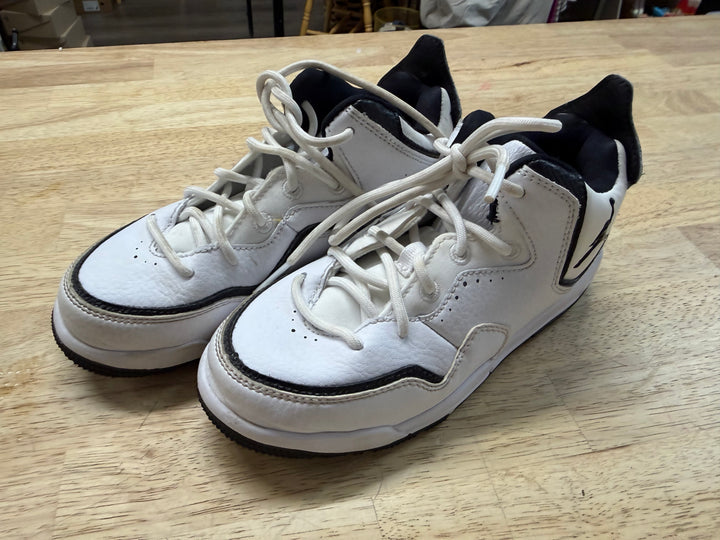 Jordan Lace Up Runner – Youth 1 | White and Black