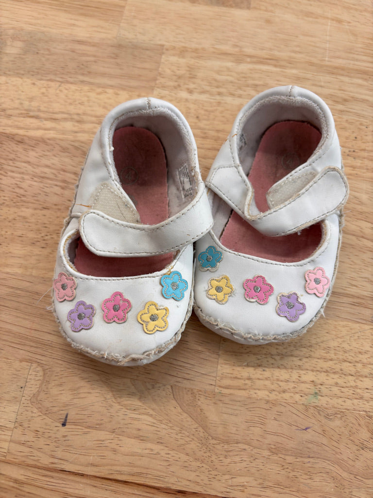 Teeny Toes Size 4 Moccasin-Style Shoes WEll Loved
