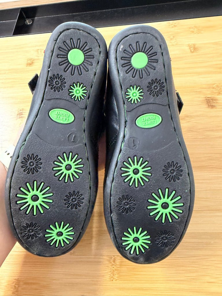 Left & Right Mary Jane Shoes – Junior 1 | Black - Nest and Sprout - Consignment