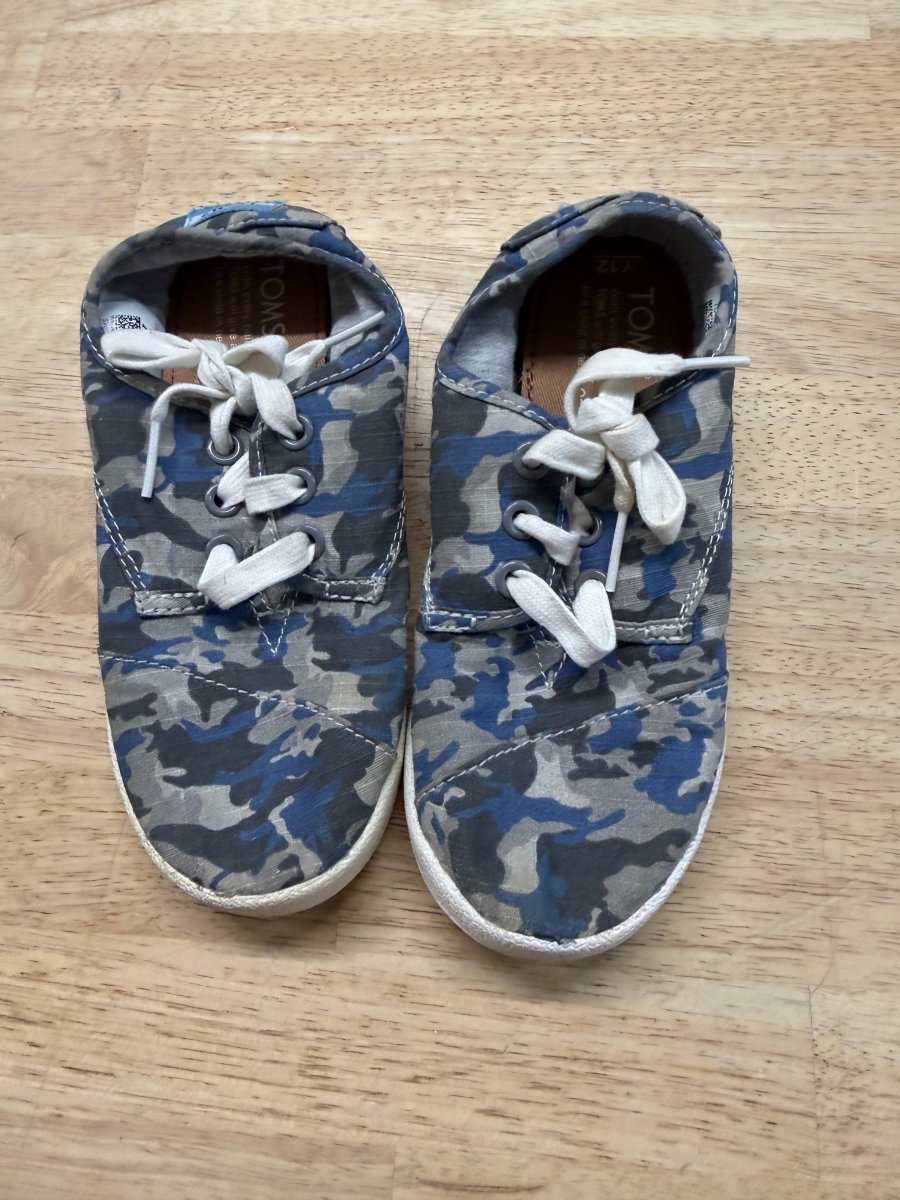 TOMS Lace Up Shoes – 12 | Blue Camo - Nest and Sprout-Consignment