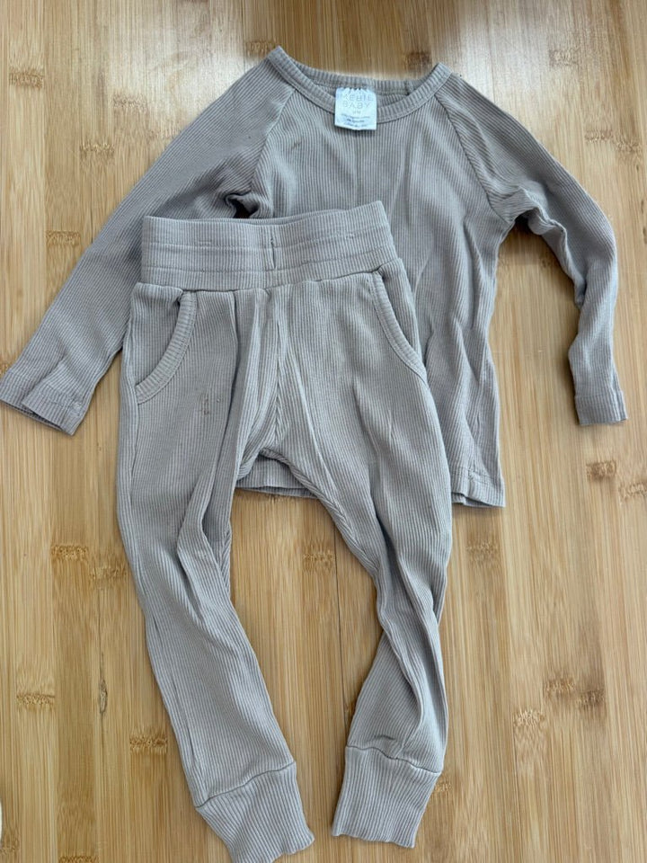 Mebie Baby Two-Piece PJ Set – 18M | Light Brown play condition - Nest and Sprout-Consignment