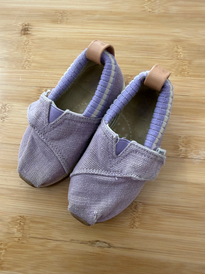 Toms Canvas Velcro Shoe – 6 | Purple