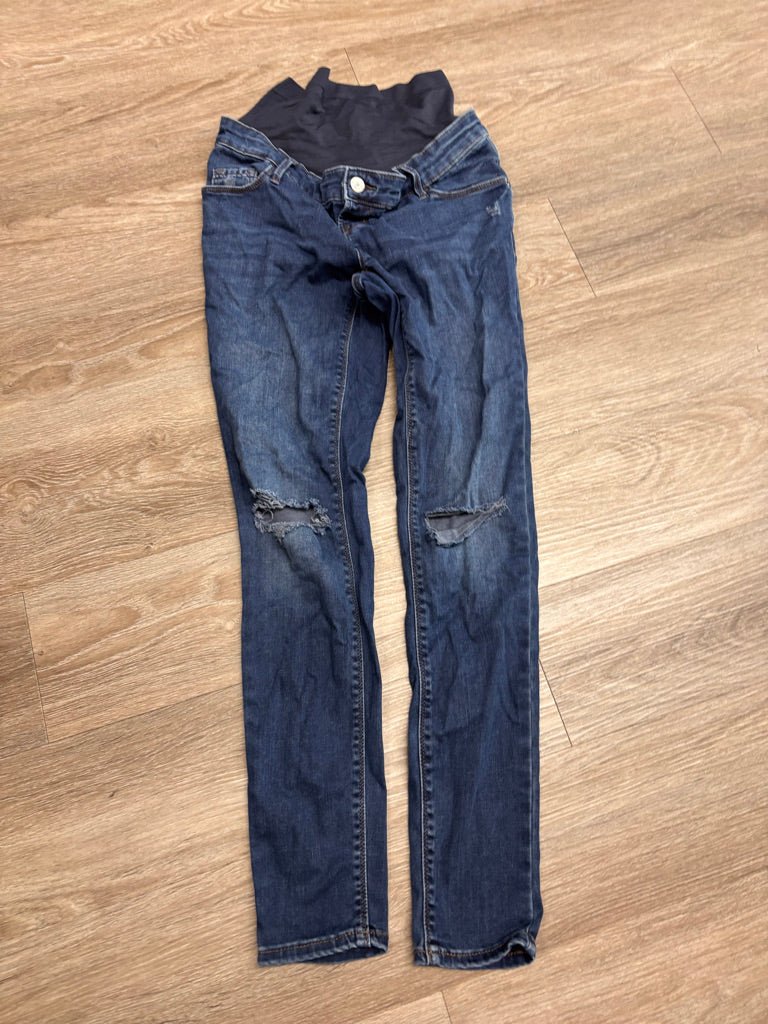 Old Navy Maternity Rockstar Super Skinny Jeans – Size 2–6 (Dark Denim) - Nest and Sprout - Consignment