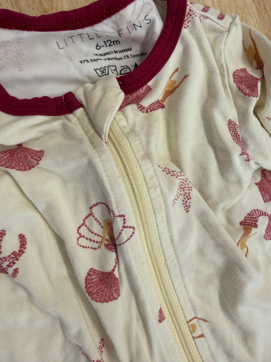 Little Fins Hawaii Cream Sea Print Top – 6–12M | Burgundy Edge Rayon/Spandex | Play