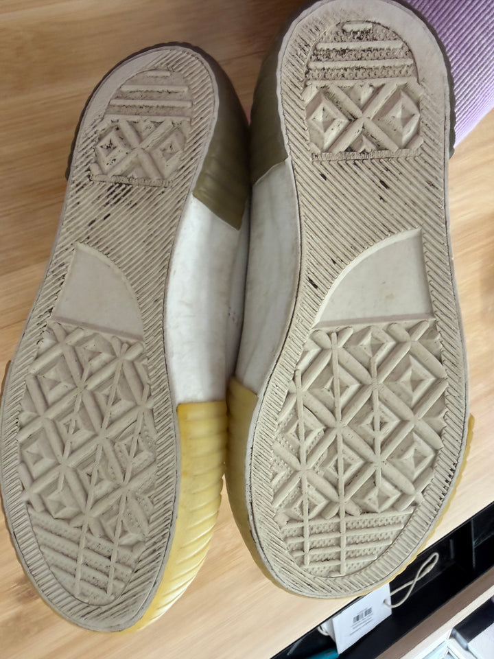 Hush Puppies Elastic Lace Shoe – EU 26 | White