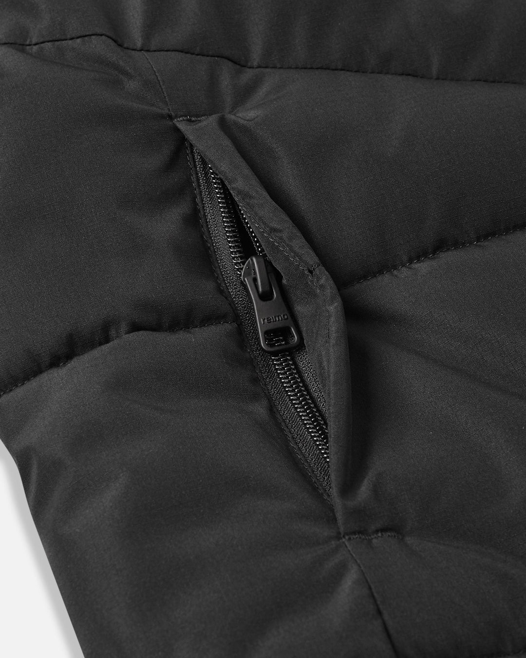 Reima Vaanila Juniors’ Winter Parka – Long Puffy Coat | Sustainable Warmth