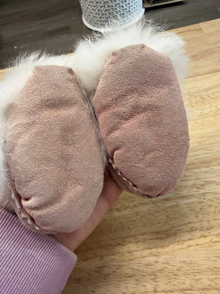Pink Leather Moccasin – 12-18 Months | Bead Work and Fur Edging - Nest and Sprout-Consignment