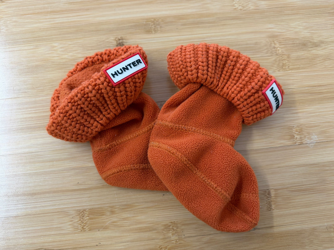 Hunter Fleece Socks – XS | Orange Shoe Size 5–7