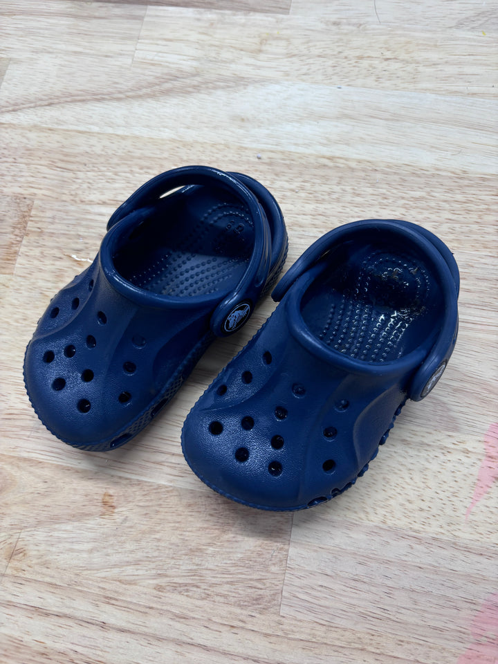 Crocs - Size 4