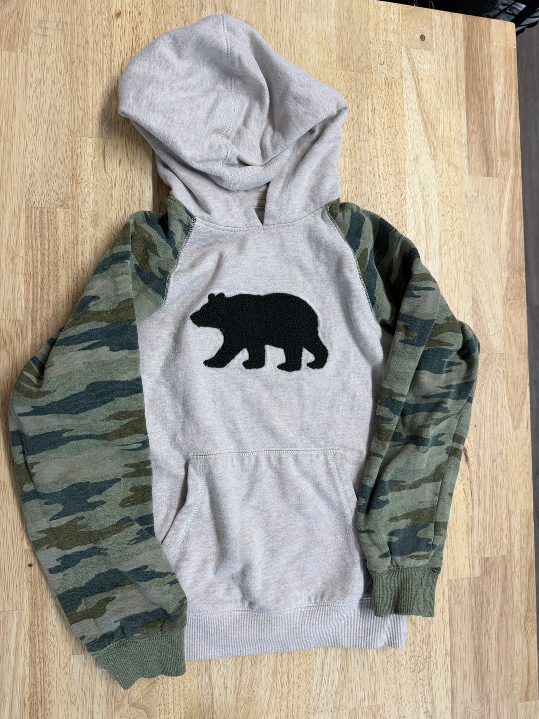 Hatley Heritage Caramel Camo Sleeve Bear Sweatshirt – 10