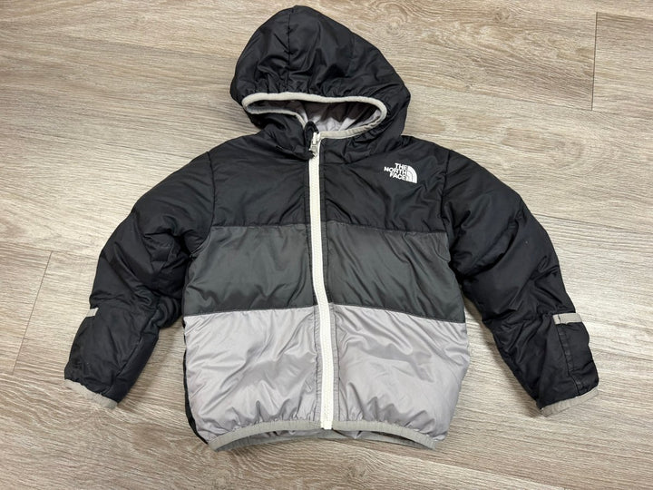The North Face Reversible 550 Duck Fill Puffer Jacket – Estimated 24 Months | Grey and Black Scale Print - Nest and Sprout-Consignment