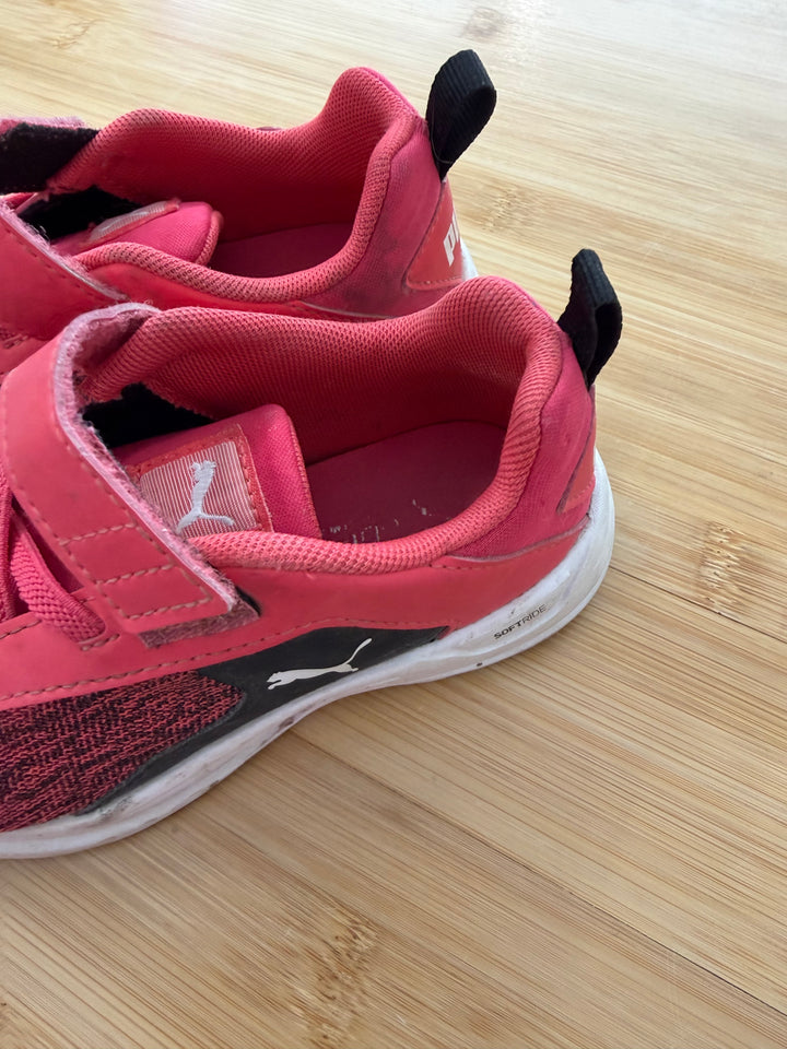 Puma Pink Sneaker – 11