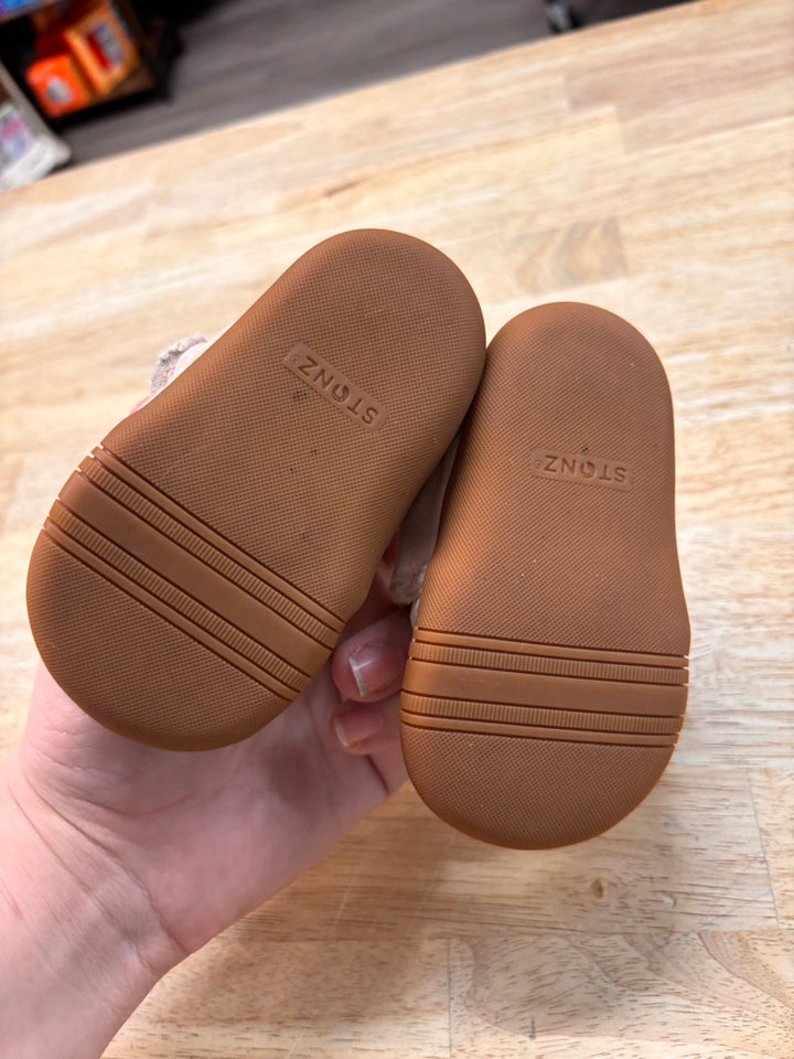 Stonz Canvas Shoes – 5 (4.5" insole)