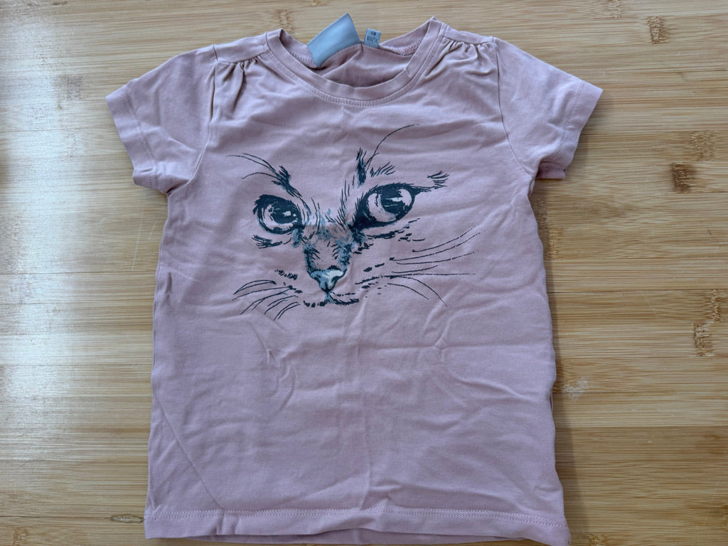 Wheat Cat Face T-Shirt – 4Y | Light Pink Backdrop
