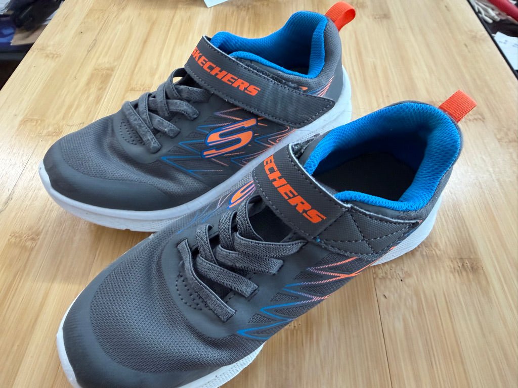 Skechers Runners – Youth 4 | Navy & Blue Orange Accents - Nest and Sprout-Consignment