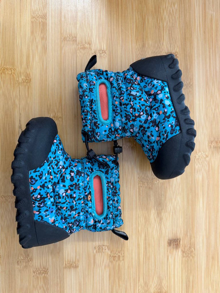 Bogs Winter Boots – Toddler8 | Blue Cheetah Print -30C Rated - Nest and Sprout-Consignment