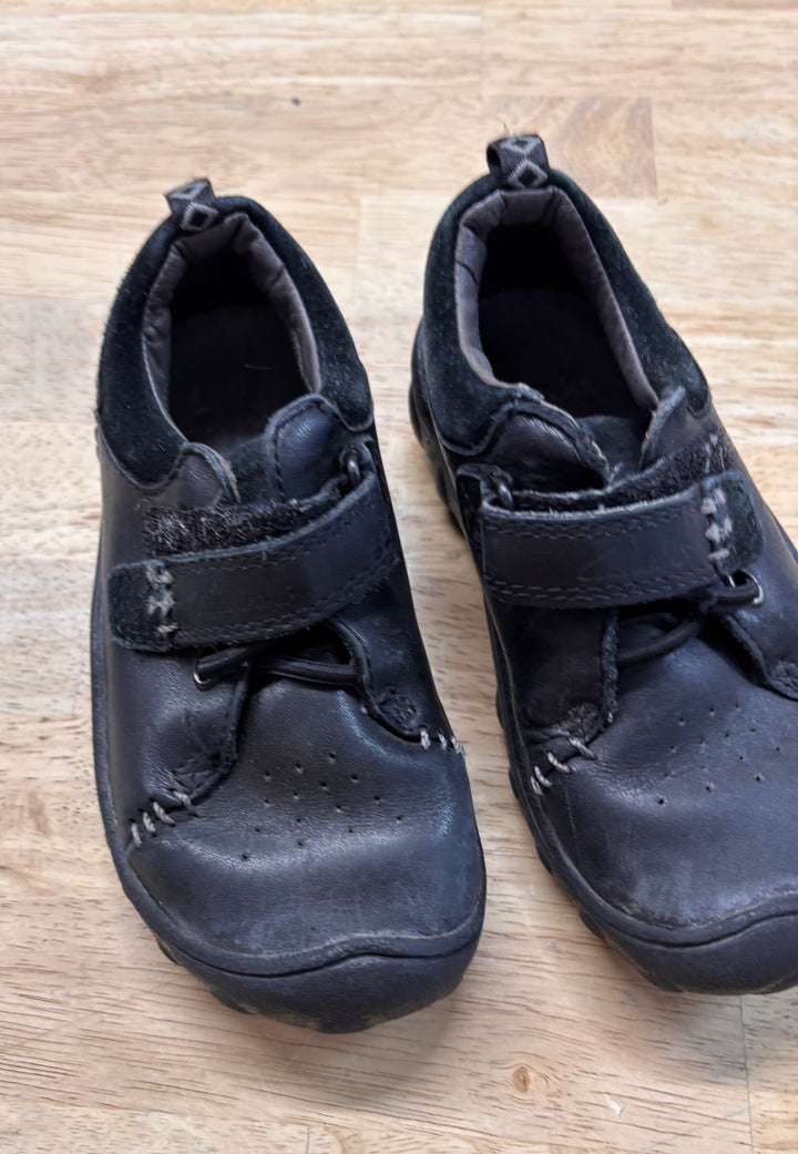 Clarks Dress Shoes – Size 8 Black