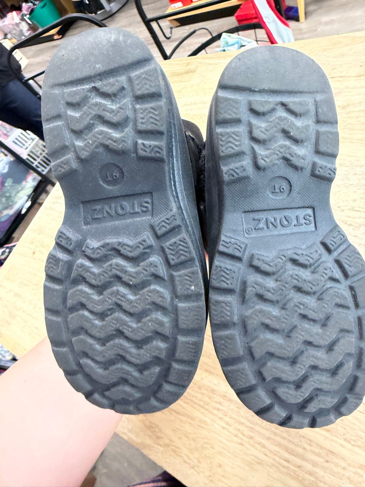 Stonz Winter Snow Boot – 9T | Black | Velcro