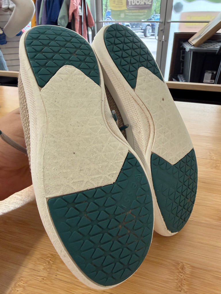 Vessi Weekend Waterproof Shoes – C13 (EU 31) | Taupe | Play