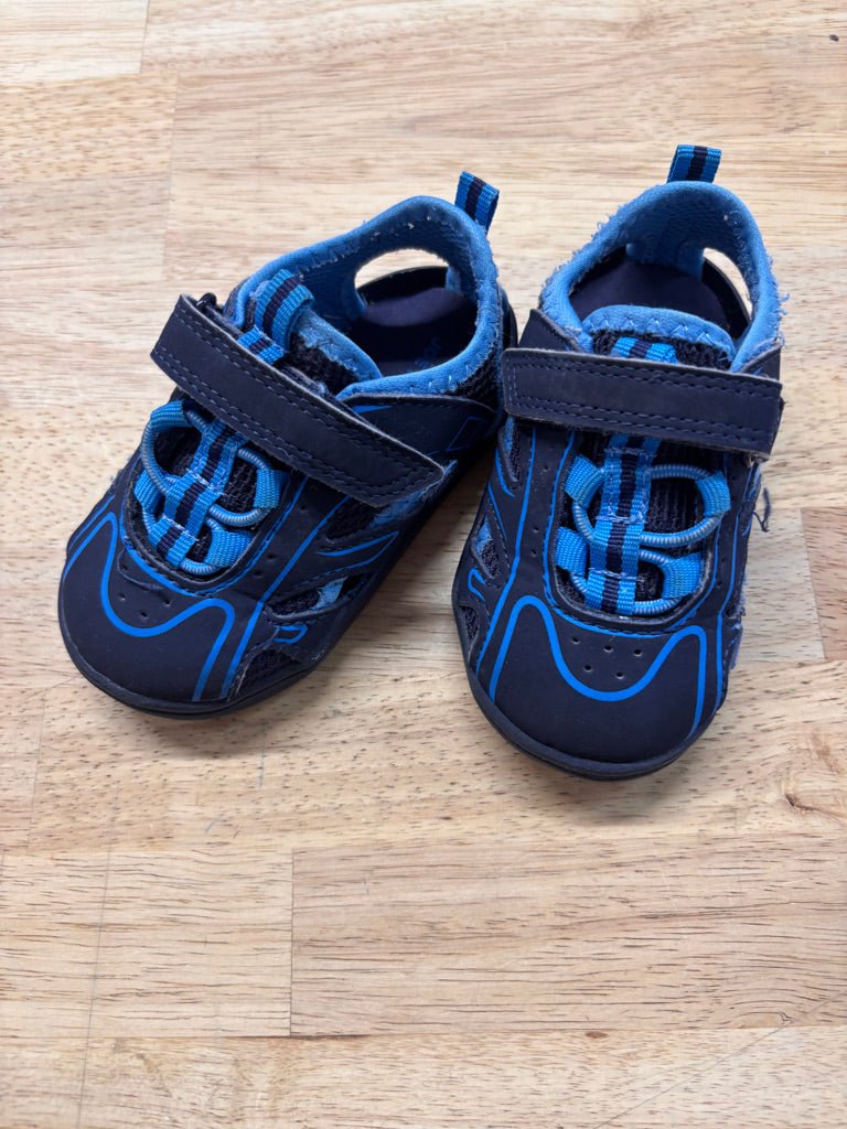 Joe Fresh Closed - Toe Sandals – Size 5 Blue - Nest and Sprout - Consignment