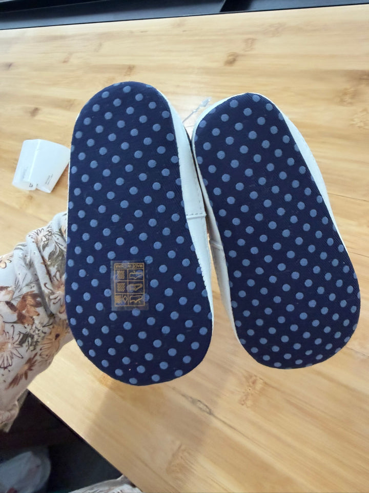 Crib Shoes – 3 | Brown Sneaker Style | NWT