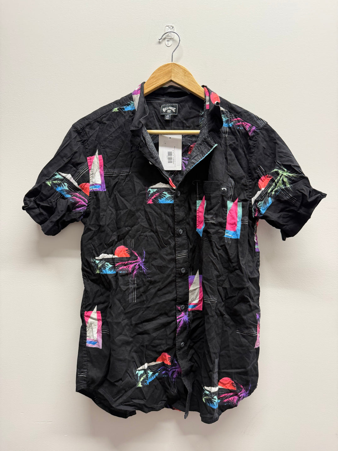 Billabong Neon Graphic Button-Up Shirt – adult size small | Black Short Sleeve