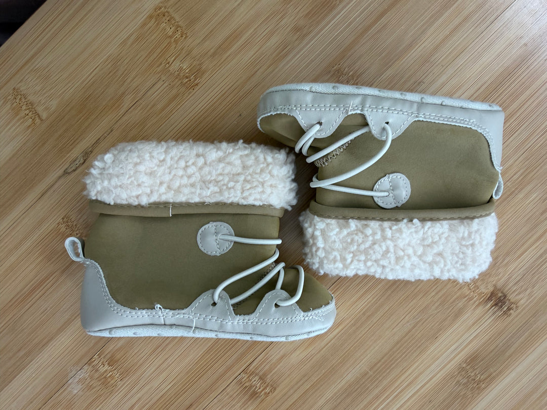 Old Navy Sherpa Bootie – 12–18M