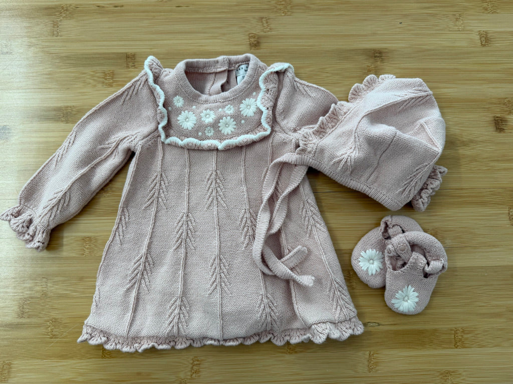maxx Studio Knit Sweater Dress Set – 3–6M | Pink Long Sleeve with Bonnet & Slippers