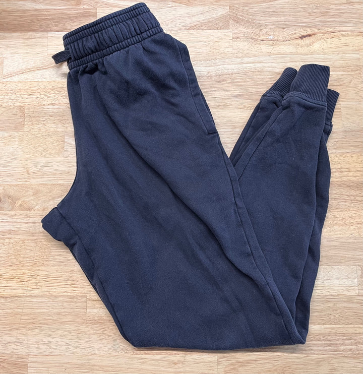 Under Armour Sweatpants – S Adult / L Youth imperfect