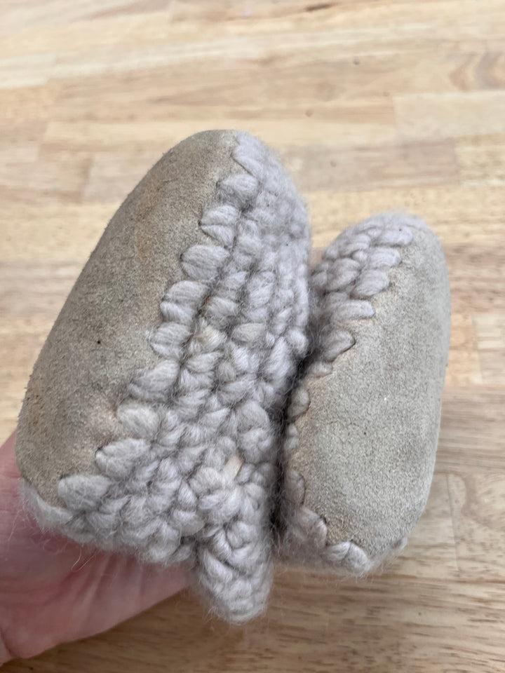 Wool-Lined Crochet Booties – 12cm