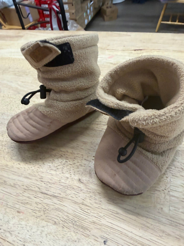 Jan & Jul Cozy Dry Booties – 18–24M | Light Brown Bear