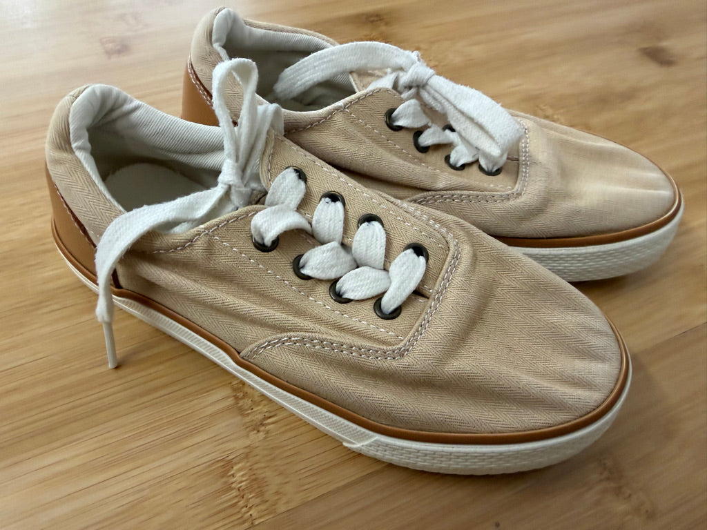 The Children's Place Lace-Up Canvas Shoes – 13 | Light Brown | Play