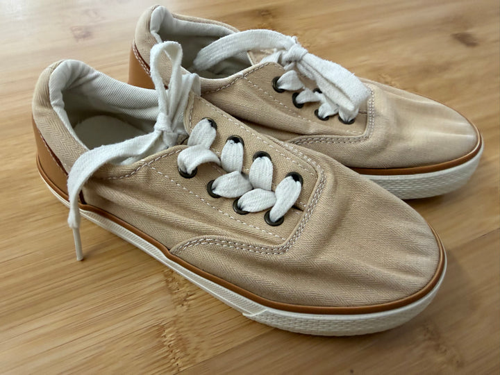 The Children's Place Lace-Up Canvas Shoes – 13 | Light Brown | Play