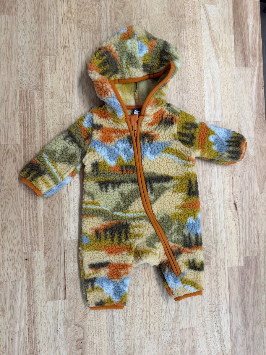 Old Navy fleece Bunting Suit – 0–3M | Mountain Scene Print - Nest and Sprout - Consignment