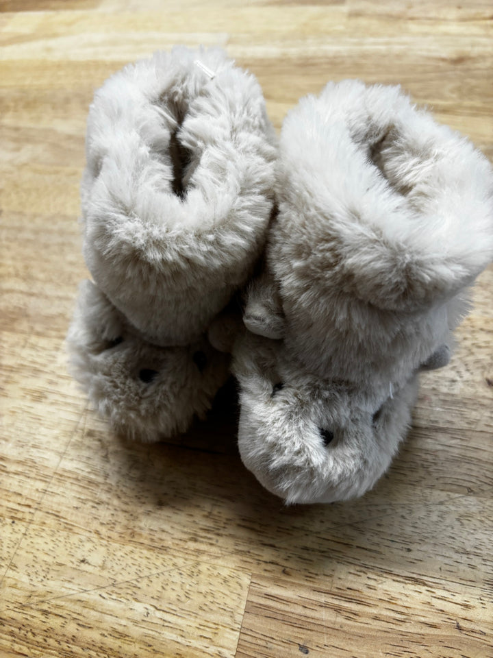 H&M Faux Fur Booties Cream | Size 14–15