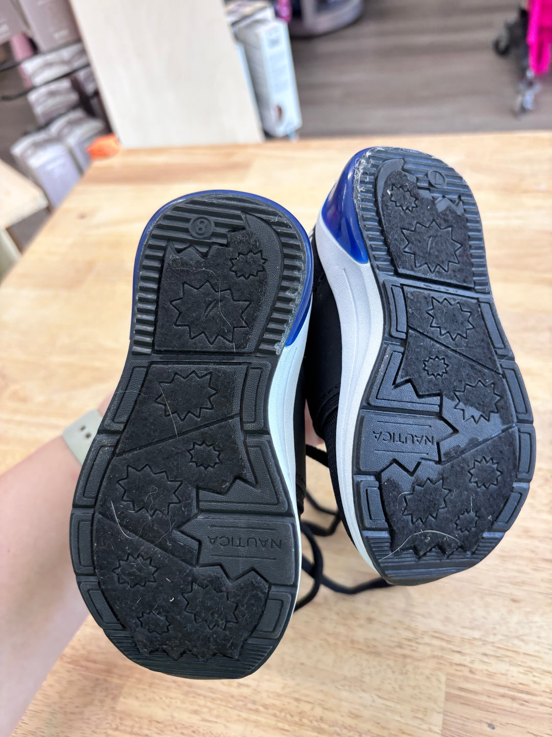 Nautica Size 7 Light-Up Runner